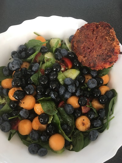 Céklafasírt áfonyás salátával (Csankó Zoltán)